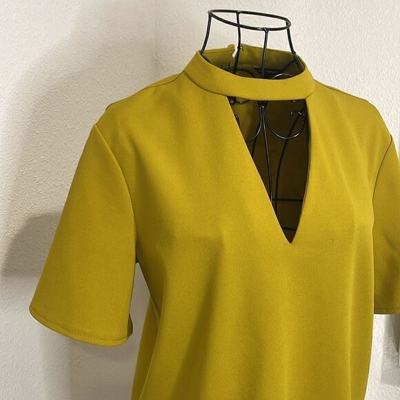 Ann Taylor Cutout Neck Short Sleeve Blouse | yellow | size M - Picture 3 of 8